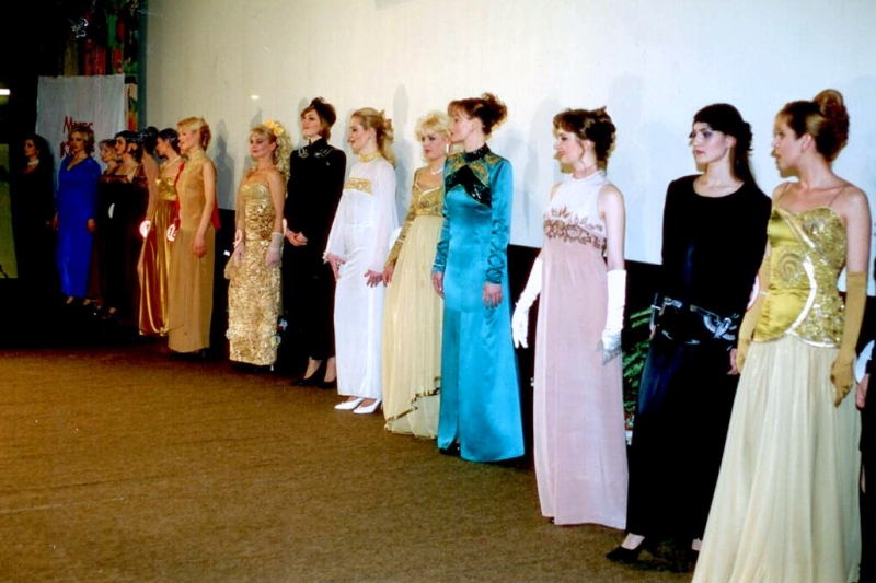 Мисс Комус 1999 004.jpg Мисс Комус 1999 004.jpg